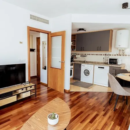 In With A Pool And 250 Meters Away Apartment *